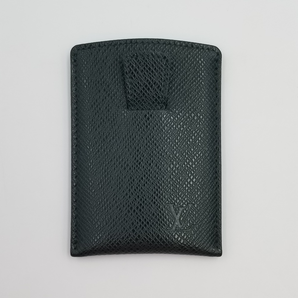 Louis Vuitton Green Taiga Card Case Wallet EUC